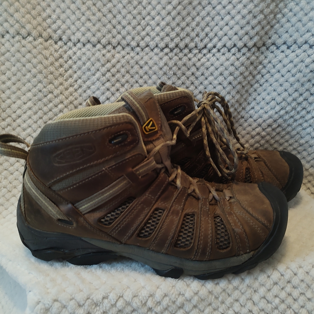 KEEN Women's Tan and Brown Outdoor Boots Size 11 Voyager